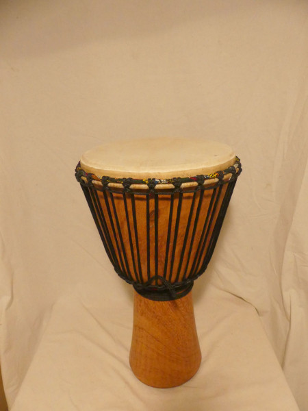 Solodjembe aus Lenkeholz